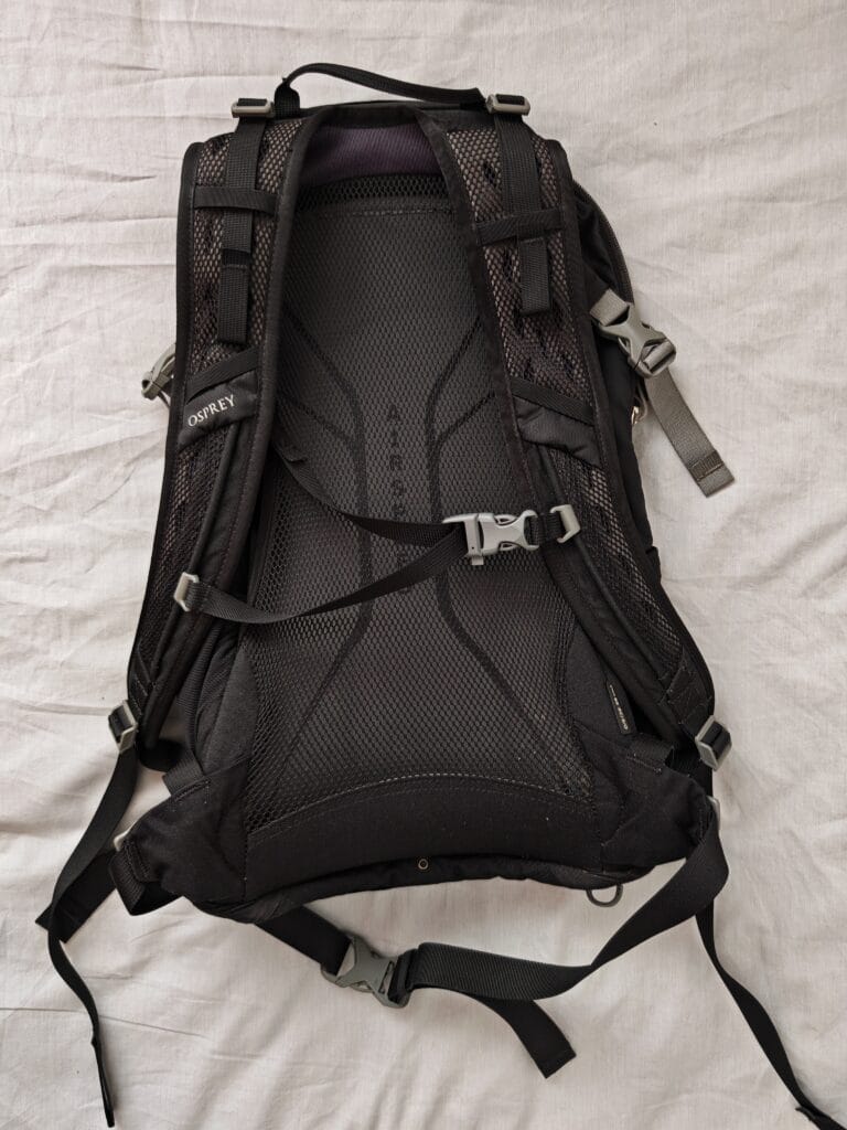 Osprey Hikelite 18 Rear View