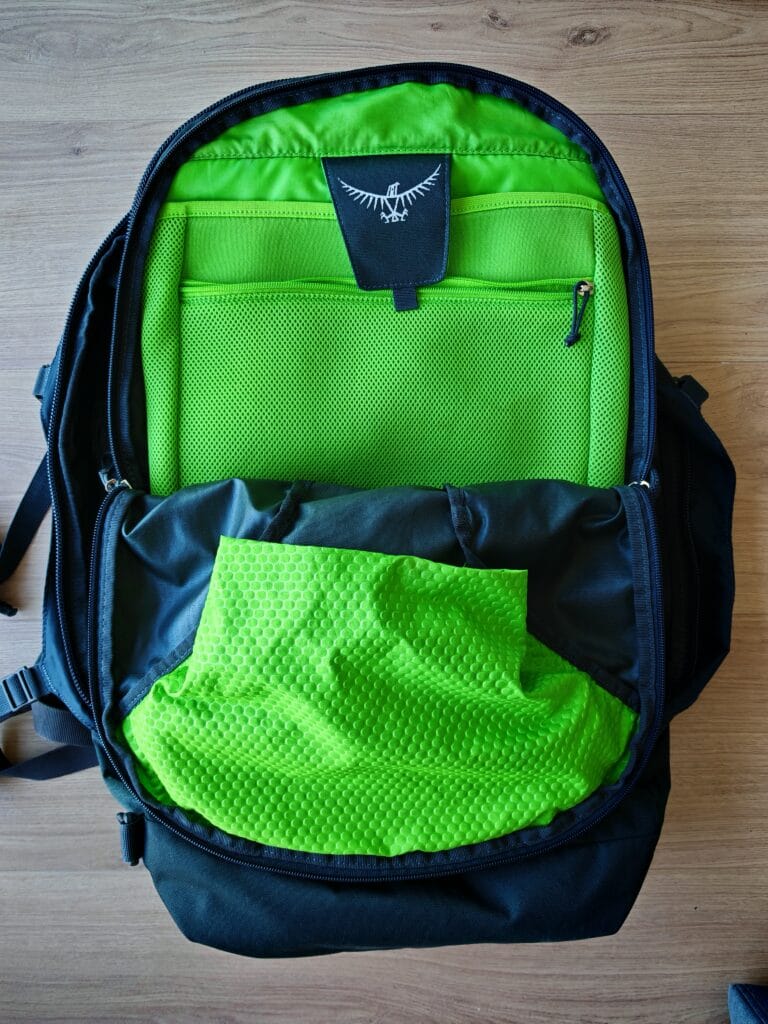 Osprey Farpoint 40 Front Compartment
