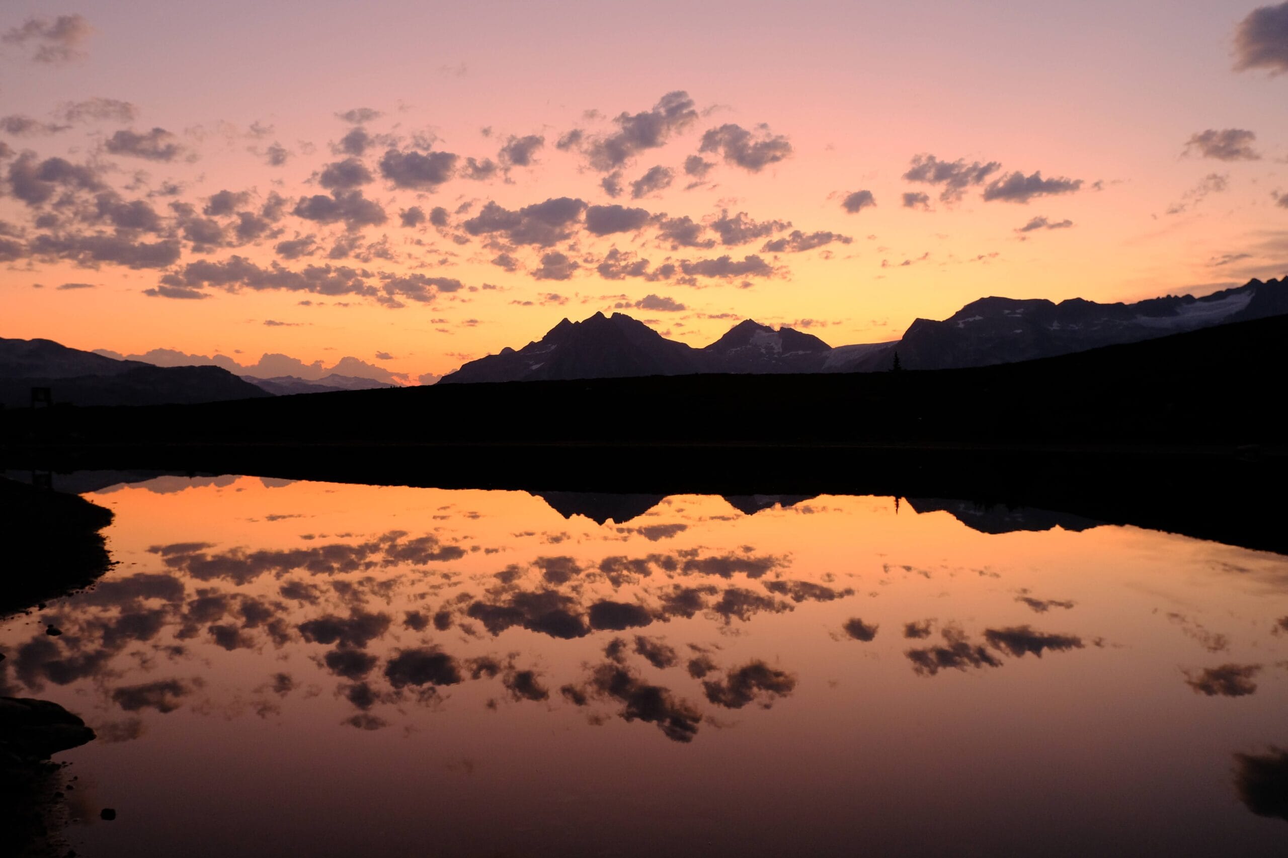 Colourful sunrise over elfin lakes in Garibaldi Provincial park captured on Fujifilm X-t30