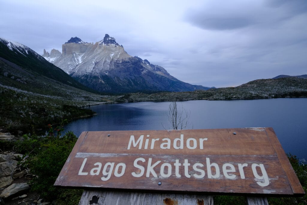 Mirador Lago Skottsberg with Los Cuernos behind on the Torres del Paine W Trek